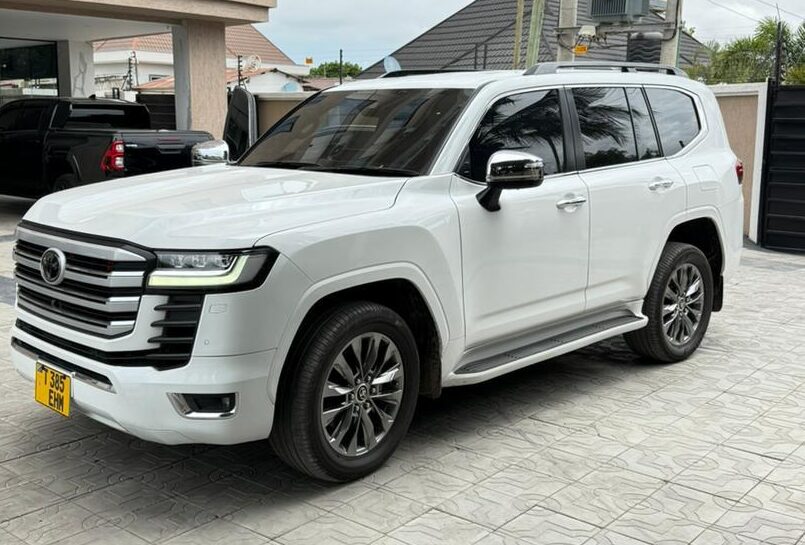 VIP Full Chauffeur Service: Landcruiser 300 Series